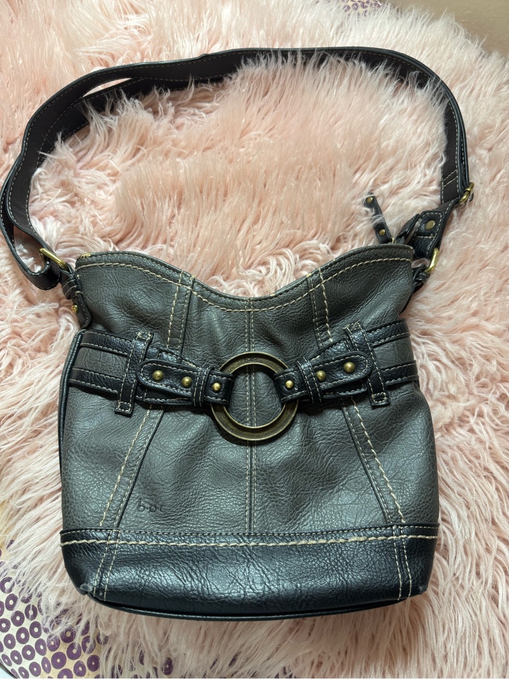 b.o.c. Gray and Black Leather Crossbody Bag - Picture 2 of 10
